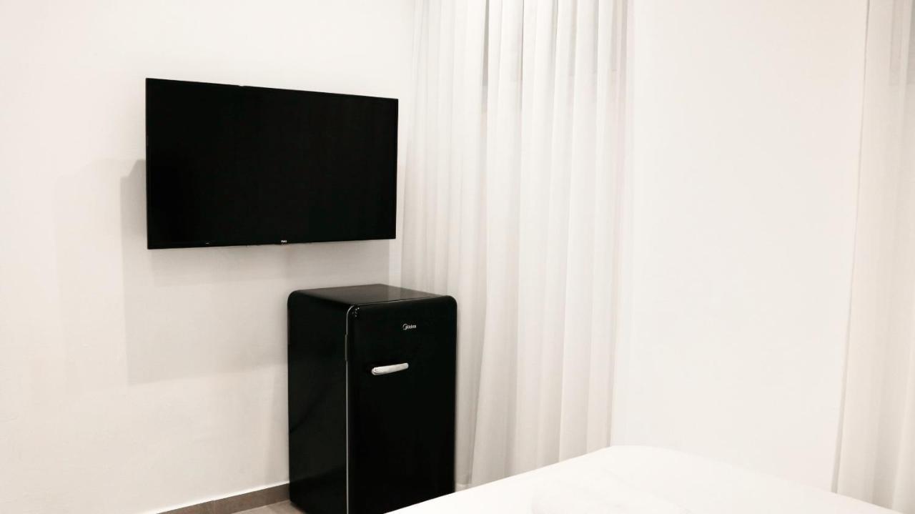 Underground Hotel Tel Aviv Bagian luar foto