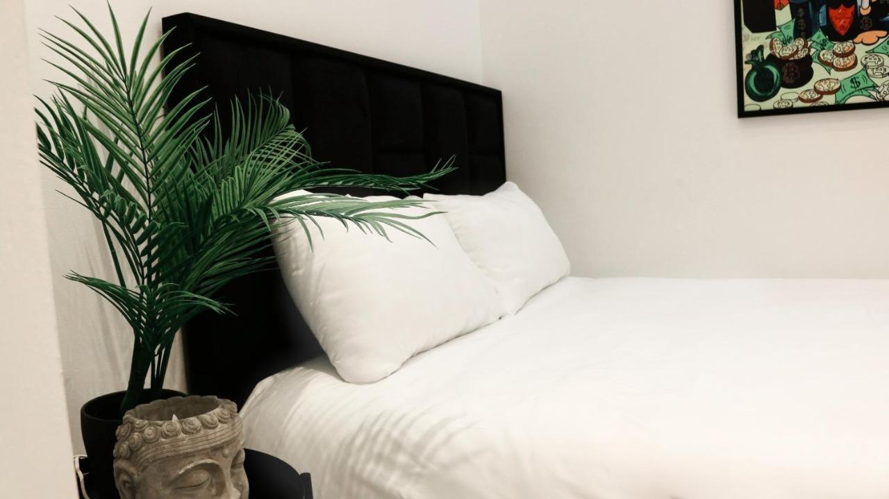 Underground Hotel Tel Aviv Bagian luar foto