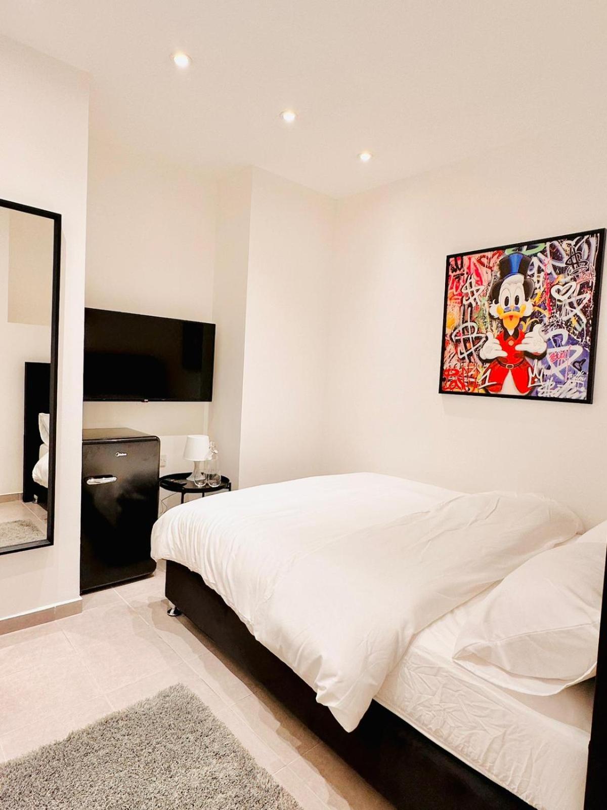 Underground Hotel Tel Aviv Bagian luar foto